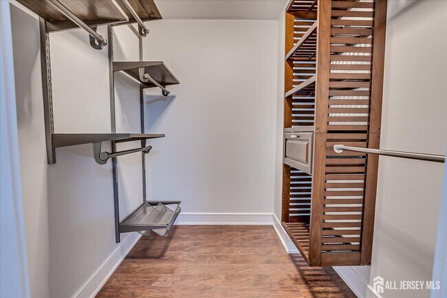 Building Photo - 369 Bromley Pl