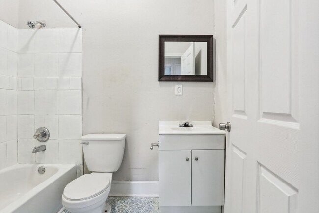 Building Photo - Charming 3BR House in Atlanta
