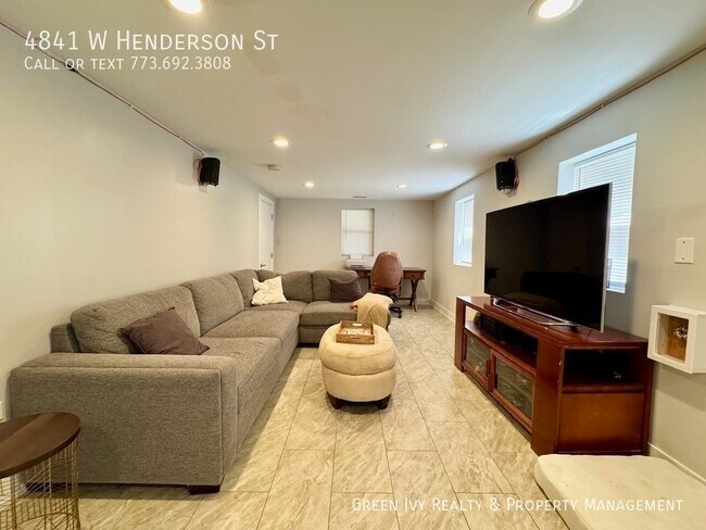Building Photo - 4841 W Henderson St