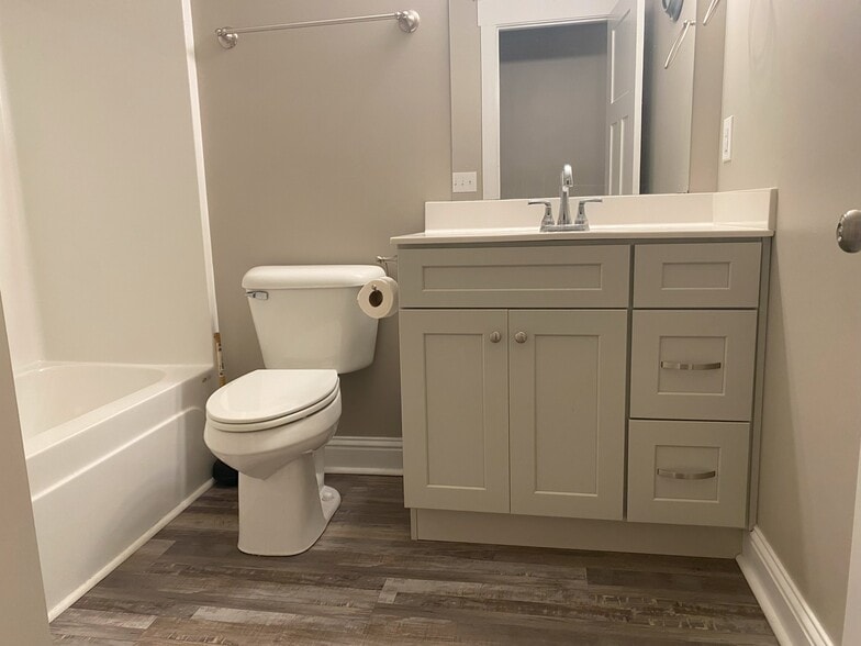 Building Photo - 524 Mill Creek Rd