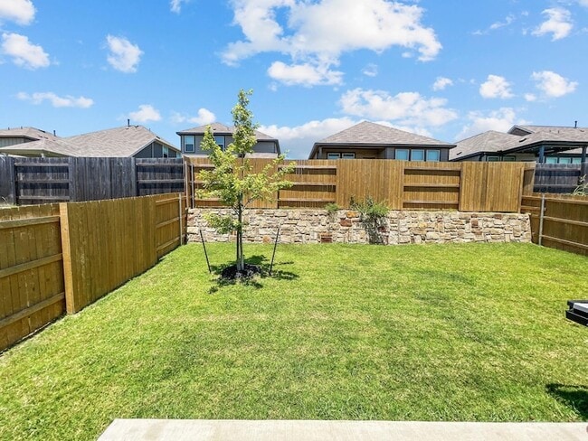 Building Photo - 595 Eves Necklace Dr.