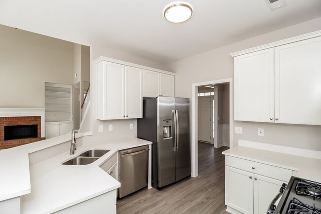 Building Photo - 5639 Waldens Farm Dr