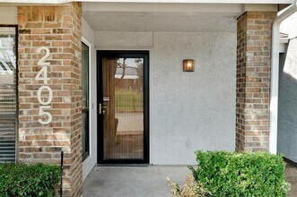 Building Photo - 17490 Meandering Way