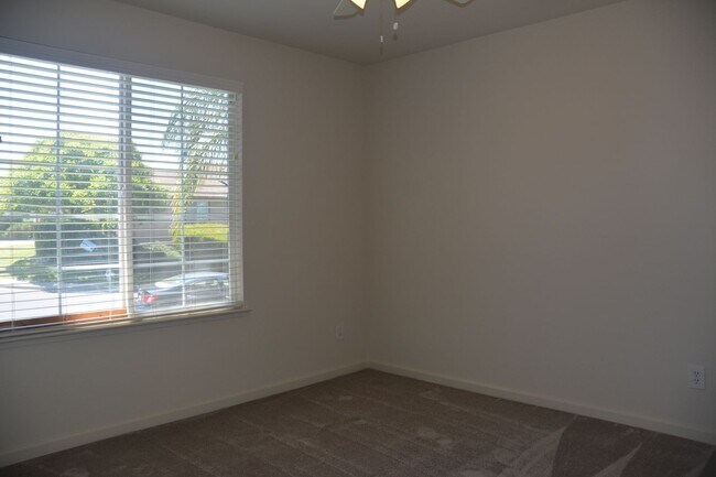 Building Photo - 5163 Tehachapi Way