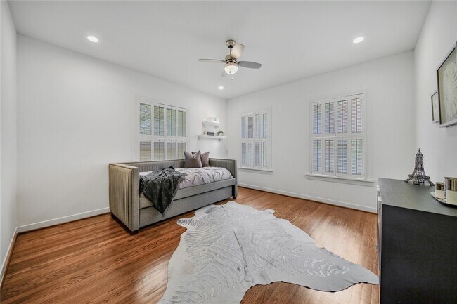 Building Photo - 2223 Dryden Rd