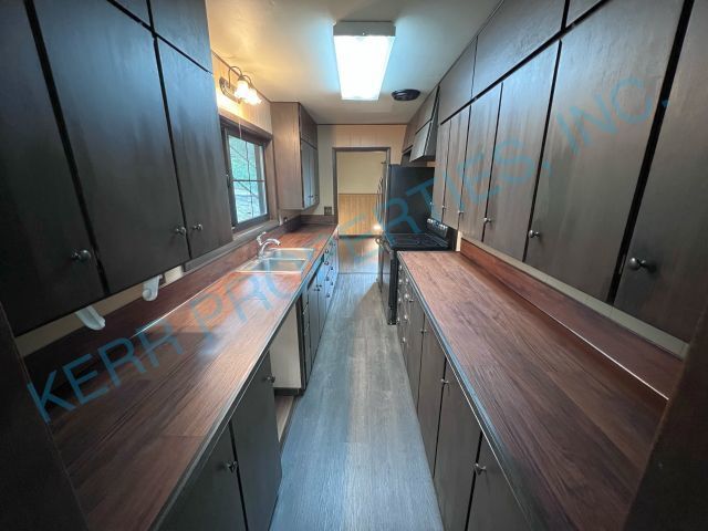 Building Photo - Deep Creek Manor! 3 Bd / 1.5 Bth - Central...