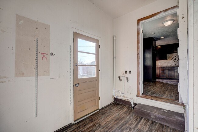 Building Photo - 3 Bed 1.5 Bath in Del City!