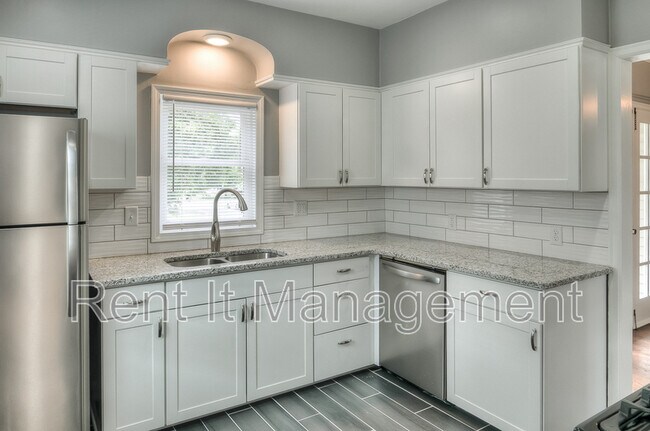 Building Photo - 6029 Poppleton Ave
