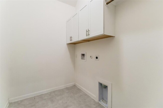 Building Photo - 115 Breakwater Dr