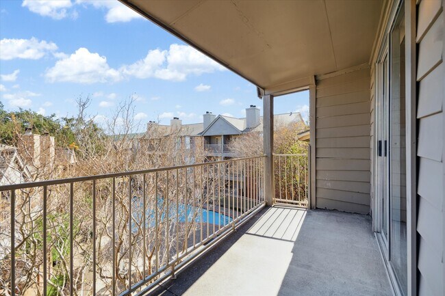 Building Photo - 11201 Lynbrook Dr