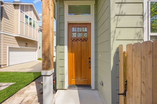 Building Photo - 9311 Montridge Dr