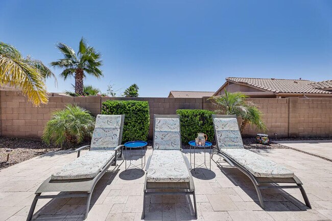 Building Photo - 43854 W Cahill Dr