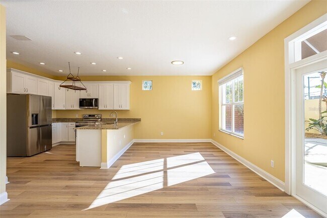 Building Photo - 3204 W Empedrado St