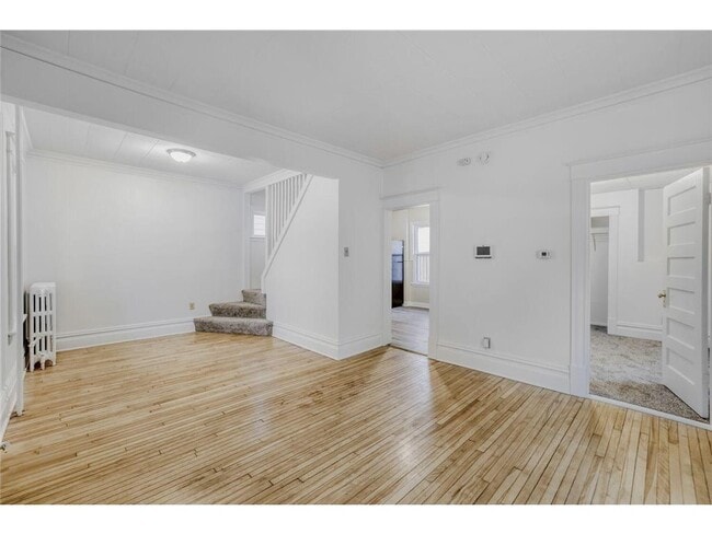 Building Photo - 595 Hawthorne Ave E