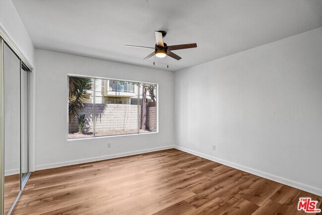 Building Photo - 3670 Greenfield Ave