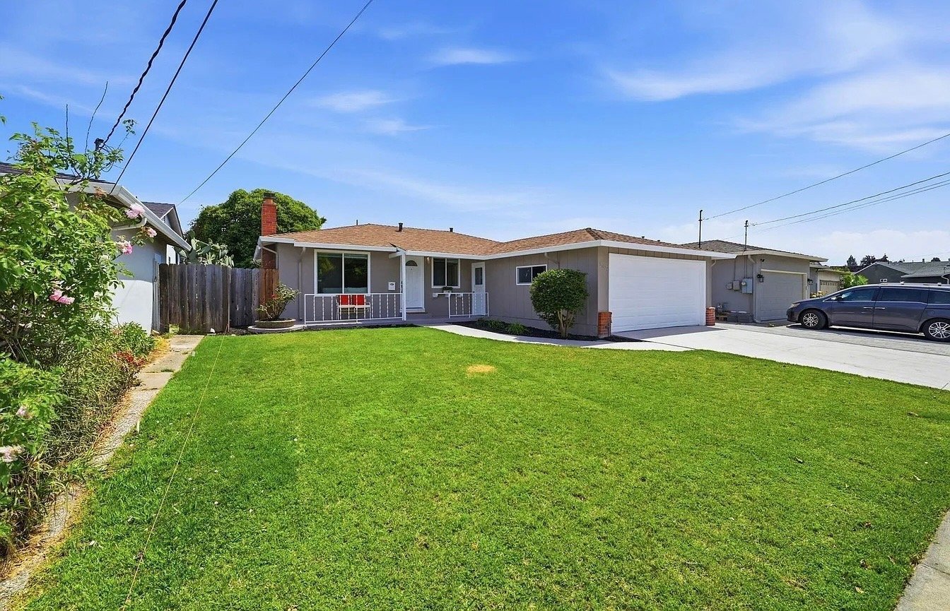 Building Photo - 36023 Pizarro Dr