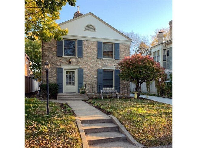 Building Photo - 521 5th Ave SE