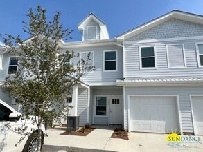Building Photo - Beautiful 3 Bedroom 2.5 Bathroom Townhome with Garage!
