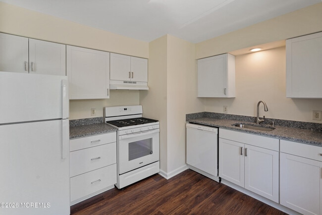 Building Photo - 105 Mt Ln