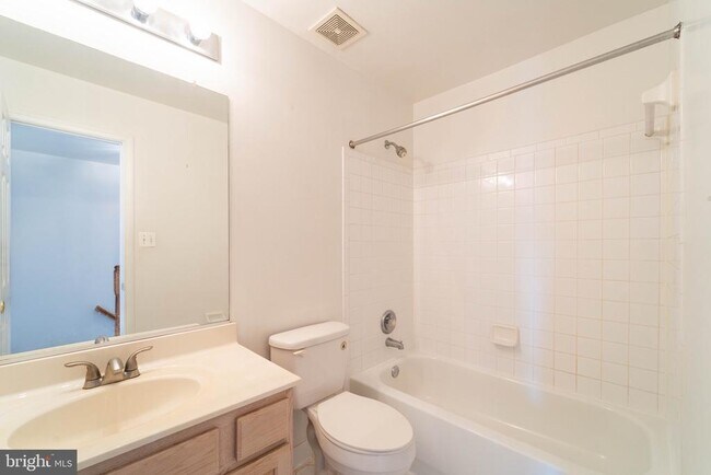 Building Photo - 15154 Brazil Cir