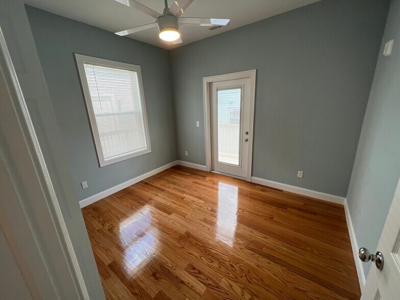 Building Photo - 126 Cross St