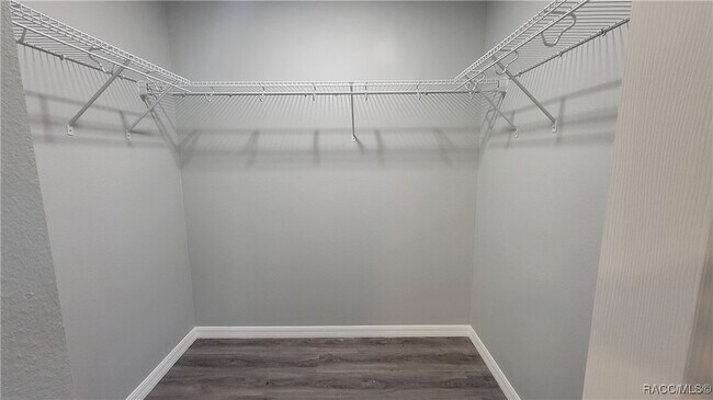 Building Photo - 788 W Glenhaven Dr