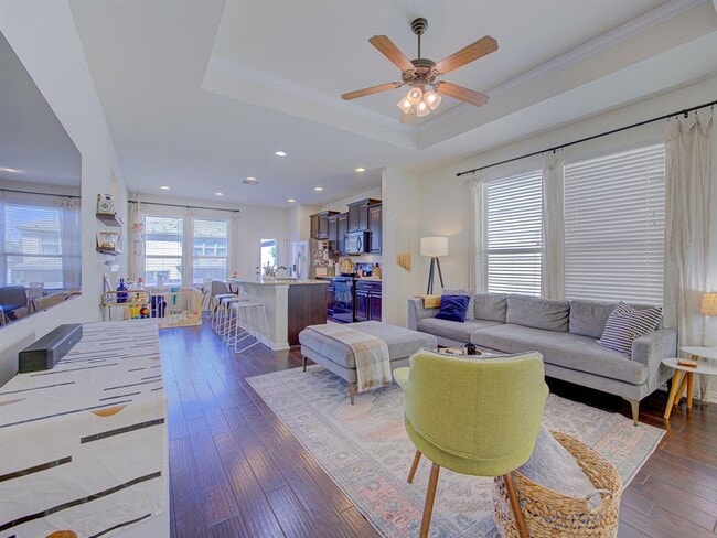 Building Photo - 9928 Aly May Dr