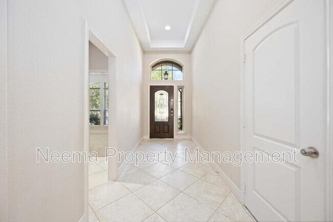 Building Photo - 115 Pine Crest Cir