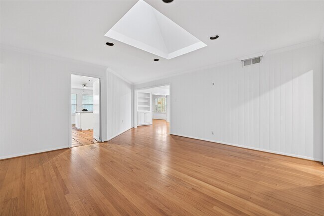 Building Photo - 5643 Piping Rock Ln