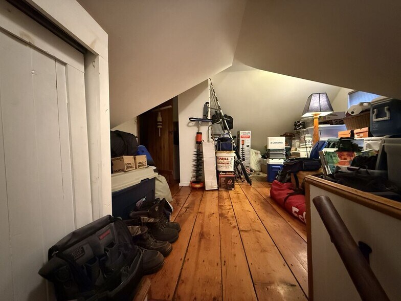 Building Photo - 1 Carlton St