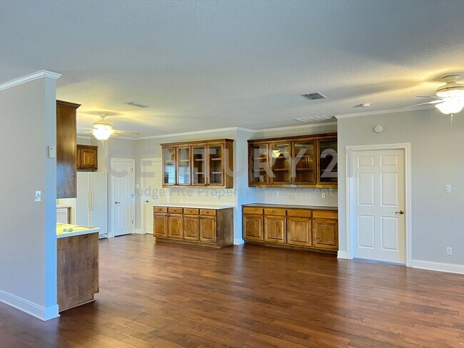 Building Photo - Beautiful 3/2/2 Situated On An Acre in Azle For Rent!