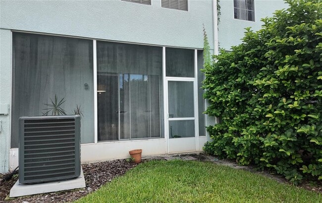 Building Photo - 6023 Strada Isle Wy