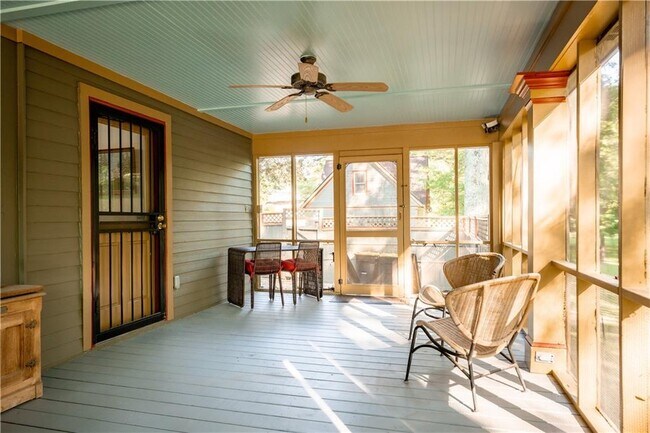 Building Photo - 152 Rivertown Rd