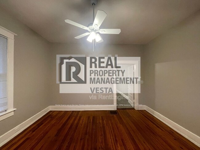 Building Photo - 3016 Ridge Ave