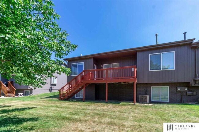 Building Photo - 1007 Woodview Dr