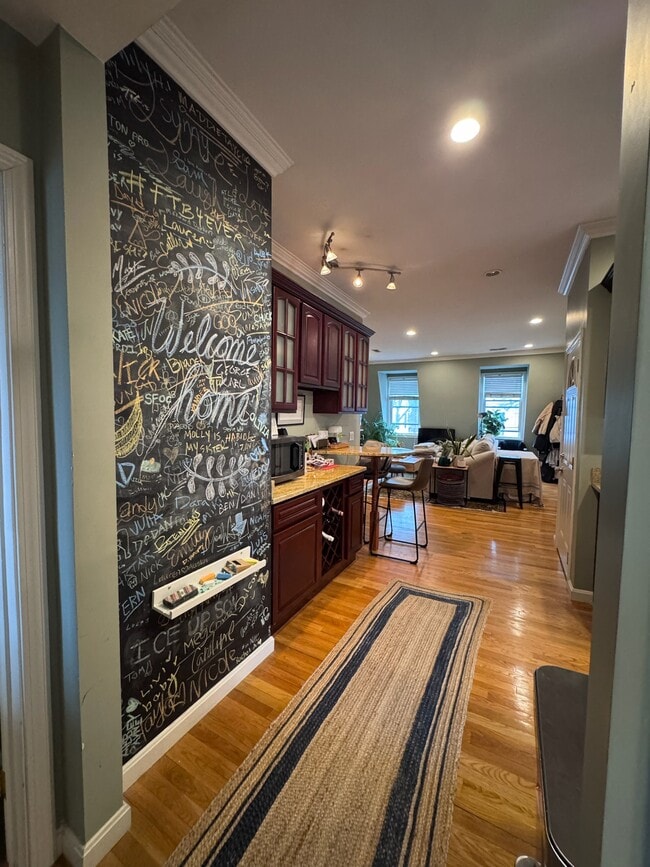 Building Photo - 127 Heath St