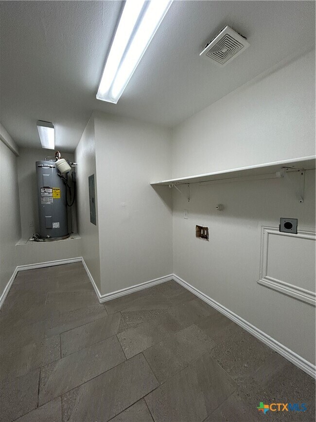 Building Photo - 521 Willow Ave