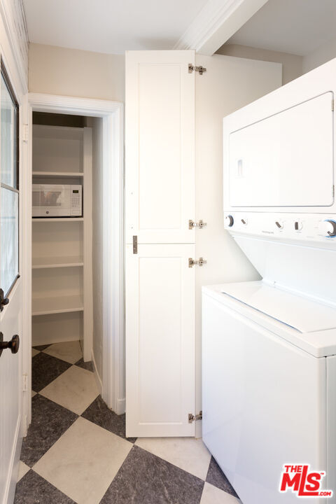 Building Photo - 1930 Rodney Dr