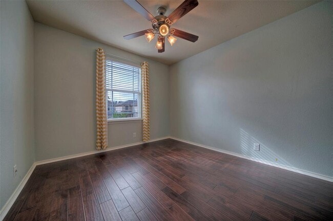 Building Photo - 8809 White Ibis Dr