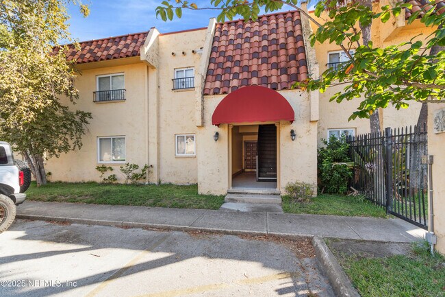Building Photo - 6655 Bell Tower Ct