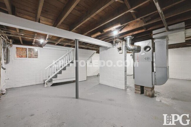 Building Photo - 3627 Burton Ave