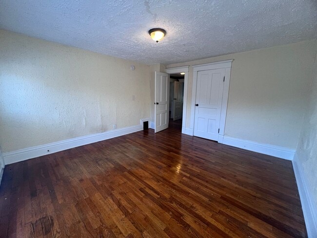 Building Photo - Spacious Four Bedroom Home Full of Charact...