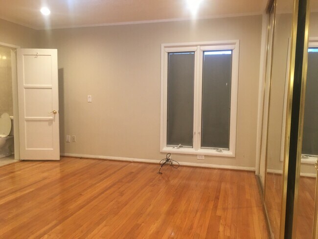 Building Photo - 1640 Ben Lomond Dr