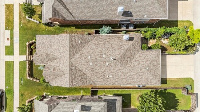 Building Photo - 4520 Del Rey Ave