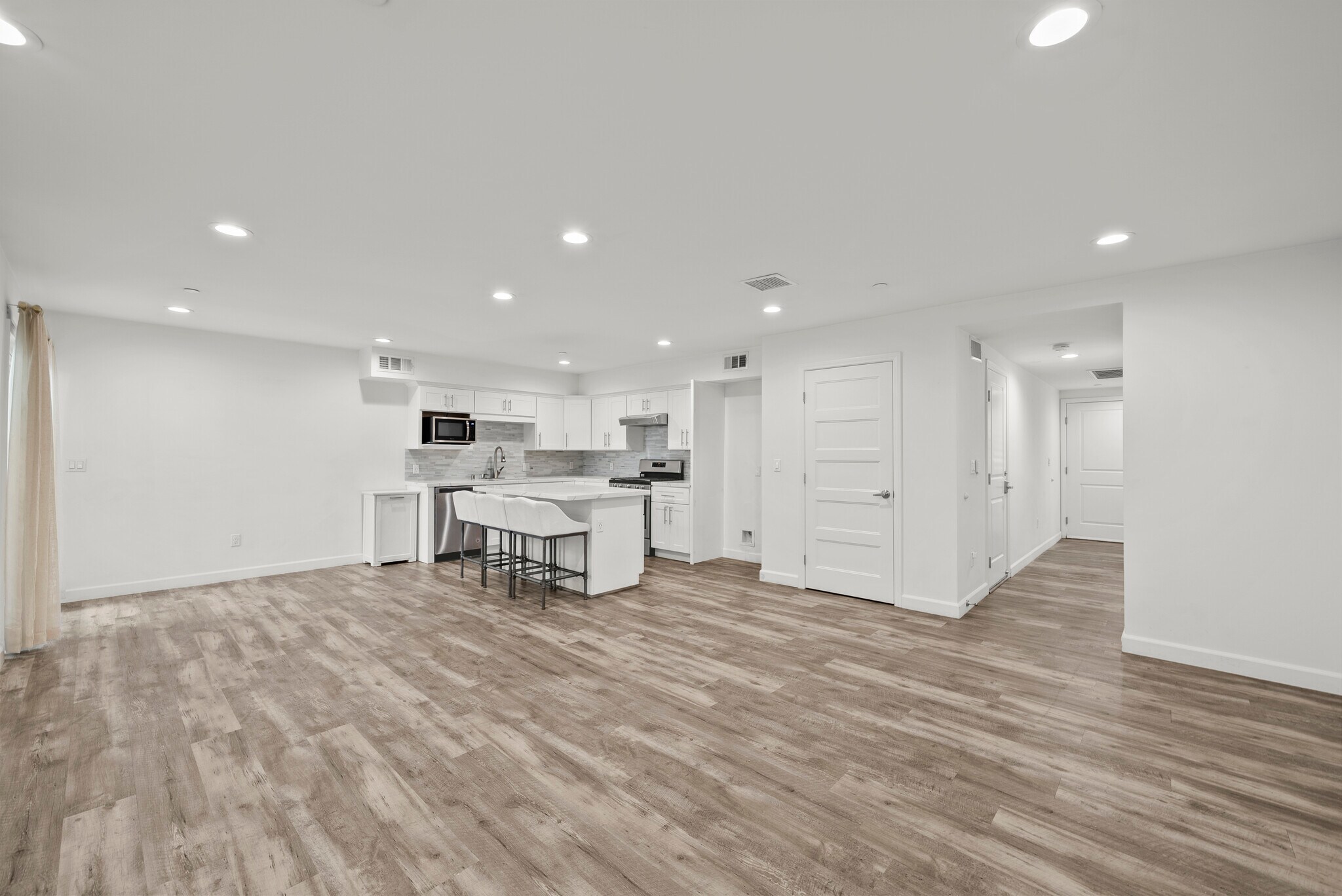 Building Photo - 9104 Burnet Ave