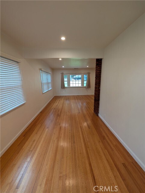 Building Photo - 1108 E Altadena Dr