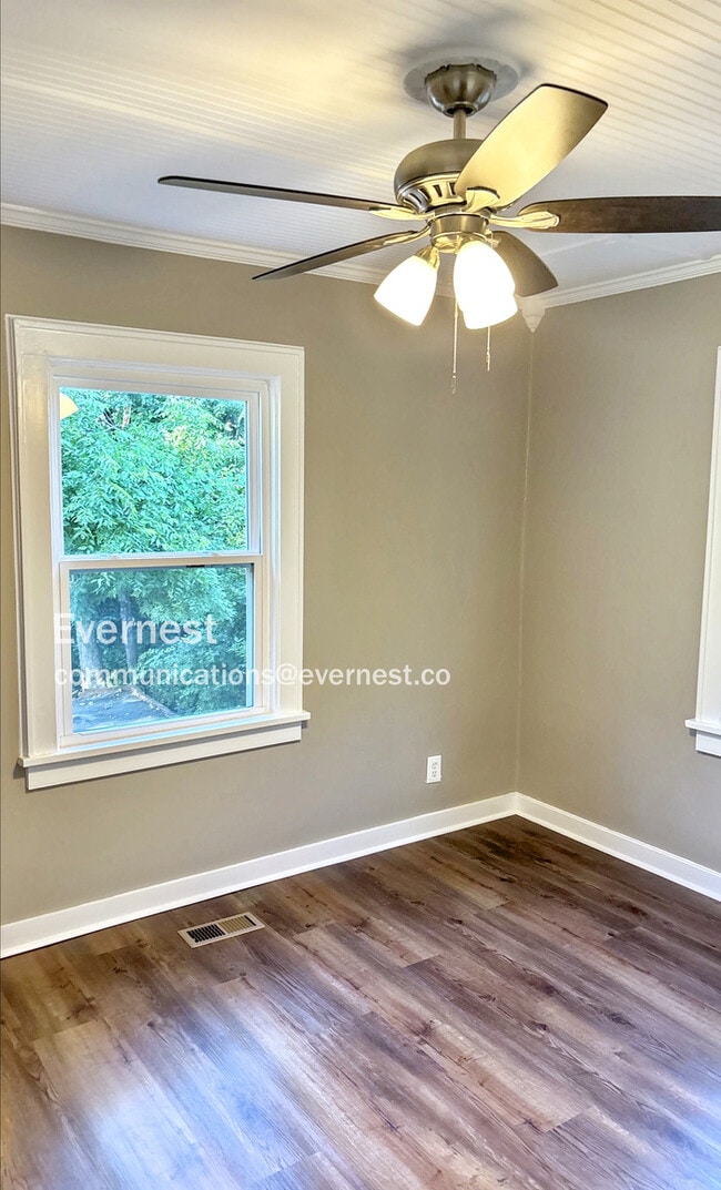 Building Photo - 118 Brentwood Dr