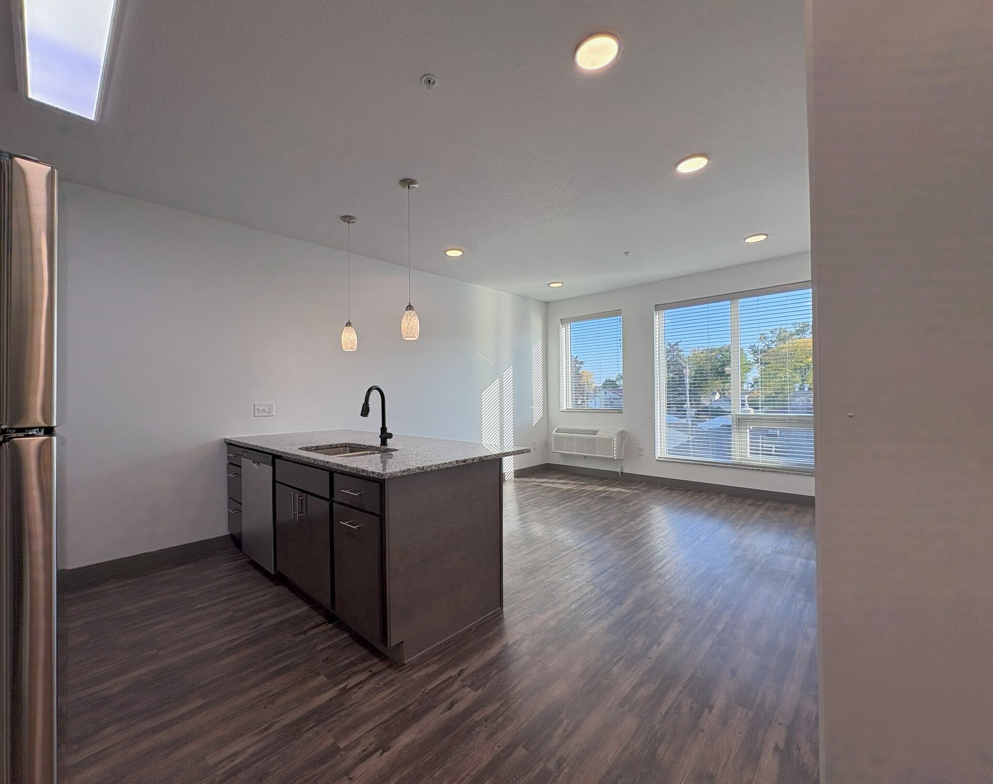 Building Photo - The Pearl Apartments