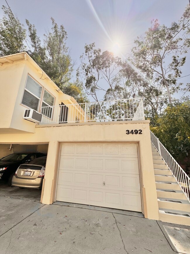 Building Photo - 3492 Rowena Ave