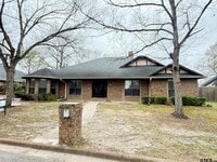 Building Photo - 2304 Deanna Ave